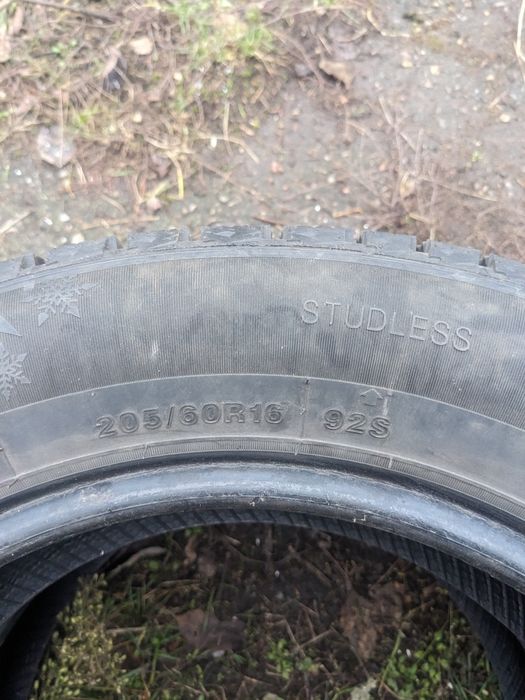 Зимова гума 205/60/16