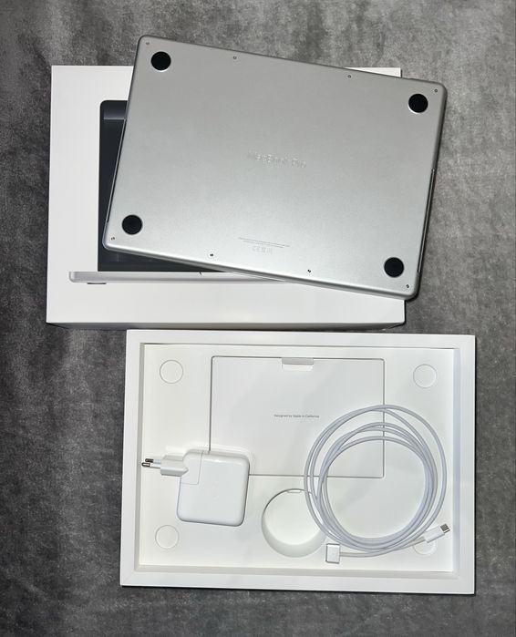 Apple MacBook Pro 14 cali M3 8GB RAM 512GB srebrny Air