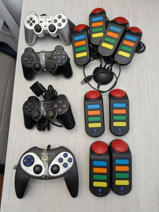 4 malas +capa chuva + escada d alumínio + comandos jogo PS 2