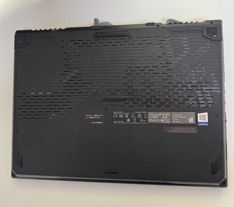 ASUS ROG Strix G731GW RTX 2070 | i7-9750H | 17,3 | 16 GB RAM | 512 GB