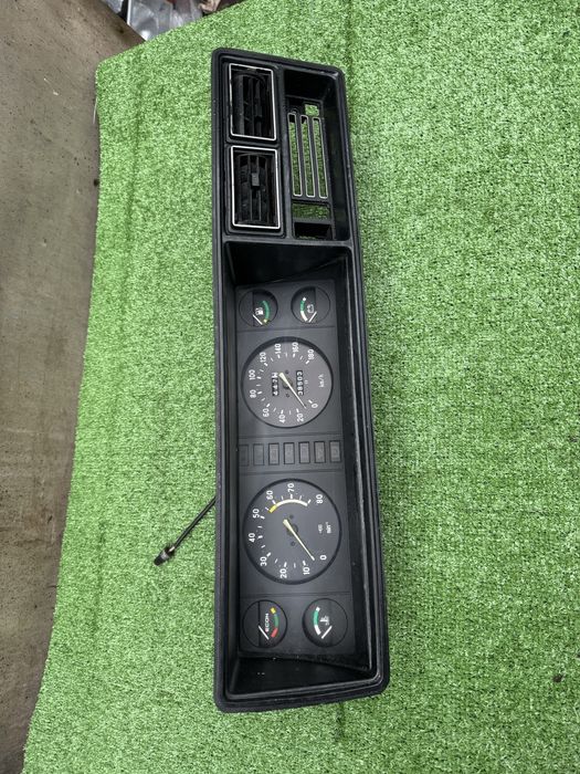 Панель приладів приборка Ваз 2107 Карбюратор ціла справна взборі