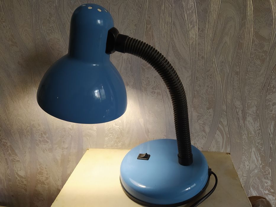 Настольная лампа.