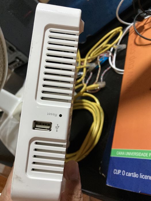 Router TG784 como novo