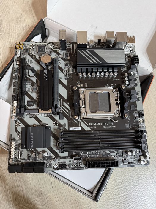 Нова материнська плата Gigabyte b840m Ds3h