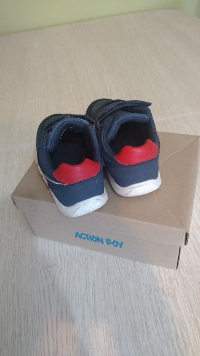 Adidaski Action Boy
