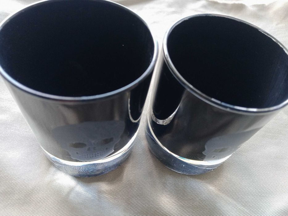 Продам стопки (рюмки) черного цвета (стекло)