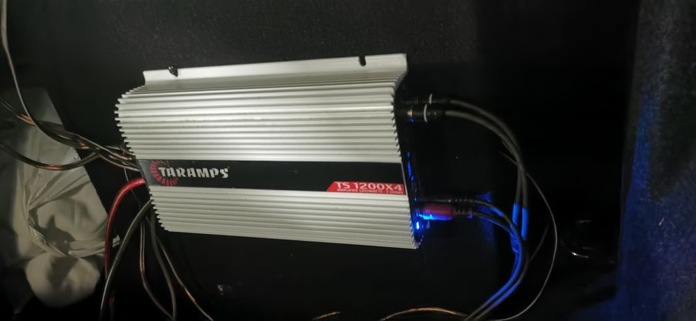 Subwoofer e amplificador