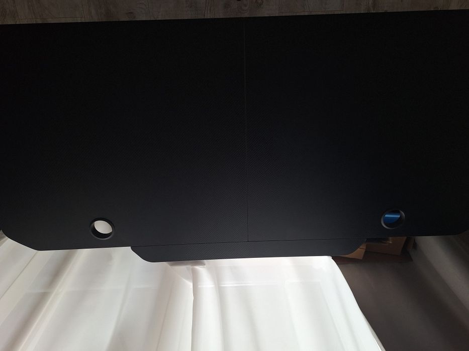 Czarne biurko elektryczne podnoszone ultradesk level