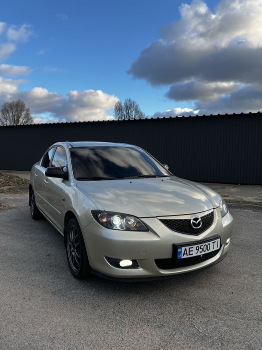 Продам Mazda 3  1.6