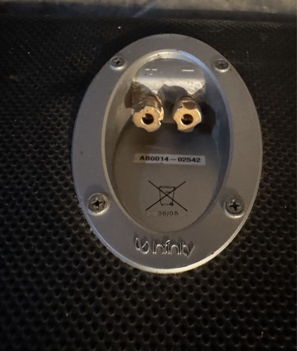 Сабуфер  Infinity Ref