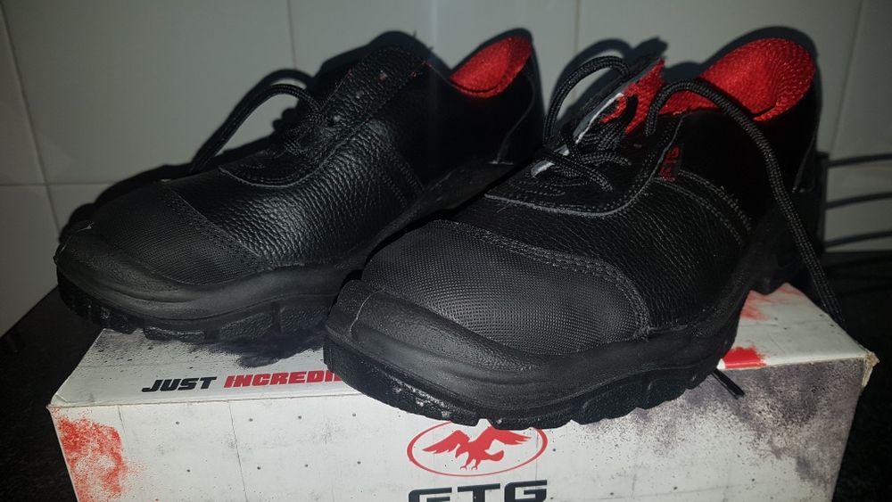 Sapato de  biqueira de aço