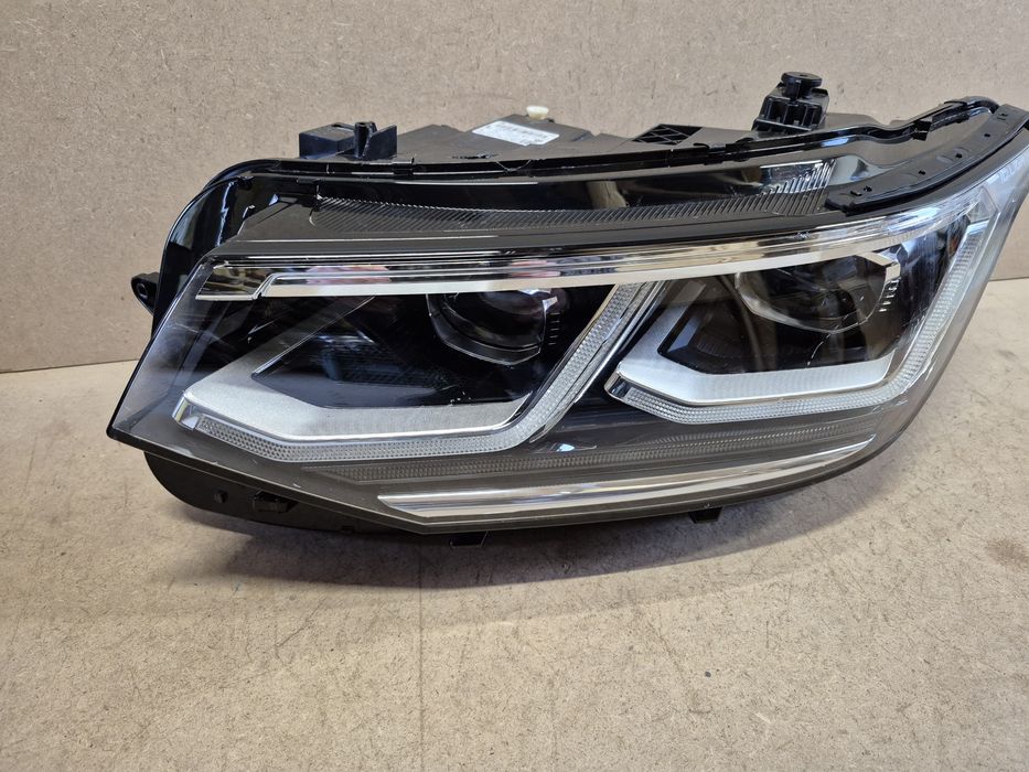 Volkswagen tiguan 5NB lift full led IQ light lewy europa
