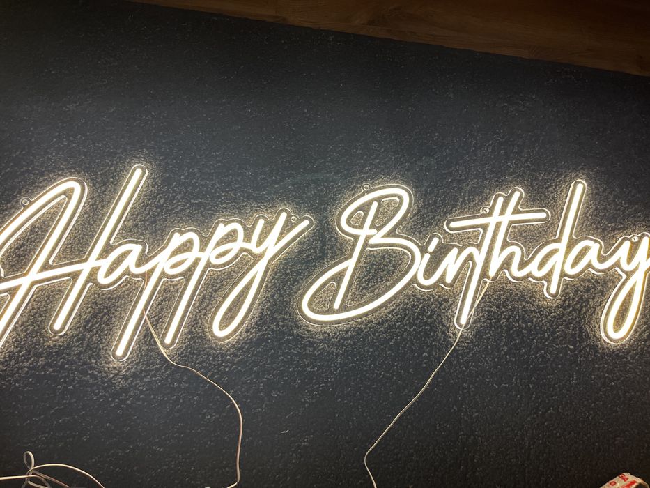Napis led Happy Birthday