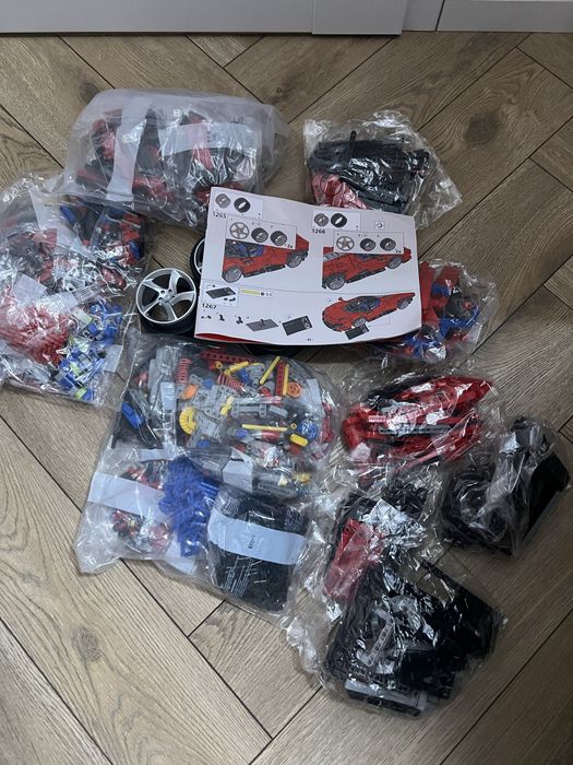 Technic  Ferrari Daytona SP3 Nowy GRATIS pół samochodu