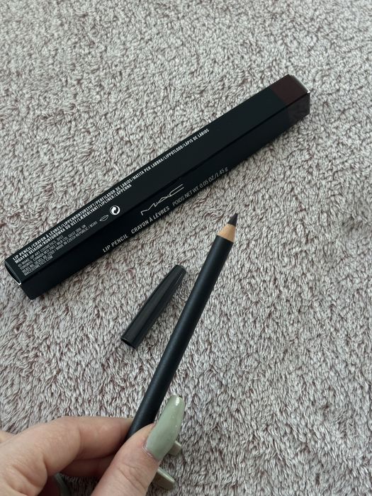 Nowa kredka do ust Mac Cosmetics Nightmoth