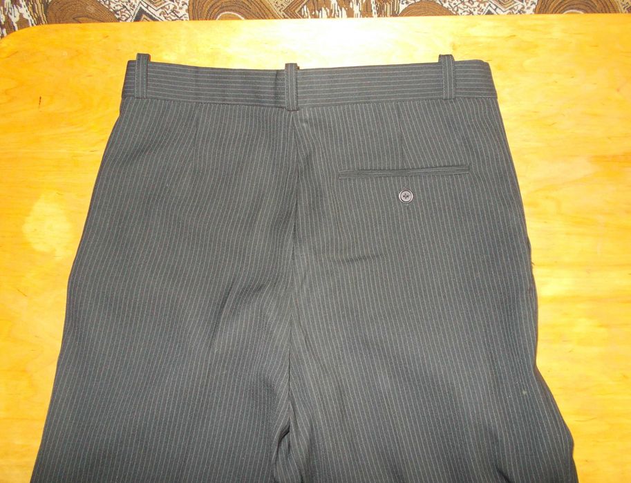 Мужские брюки черного цвета 44р.