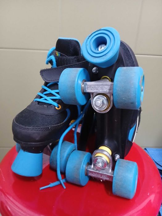 Patins com pouco uso para desocupar