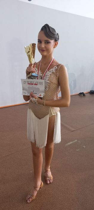 Sukienka do tańca towarzyskiego. styl latyno-amerykański