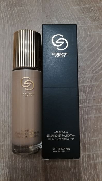Podkład na bazie serum SPF 12, GG, Vanilla neutral