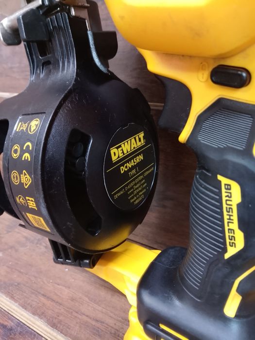 DeWalt DCN 45 RN Gwoździarka z baterią 5ah