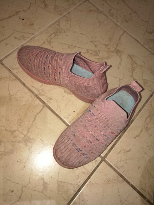 Wygodne buty dla dziewczynki r. 30