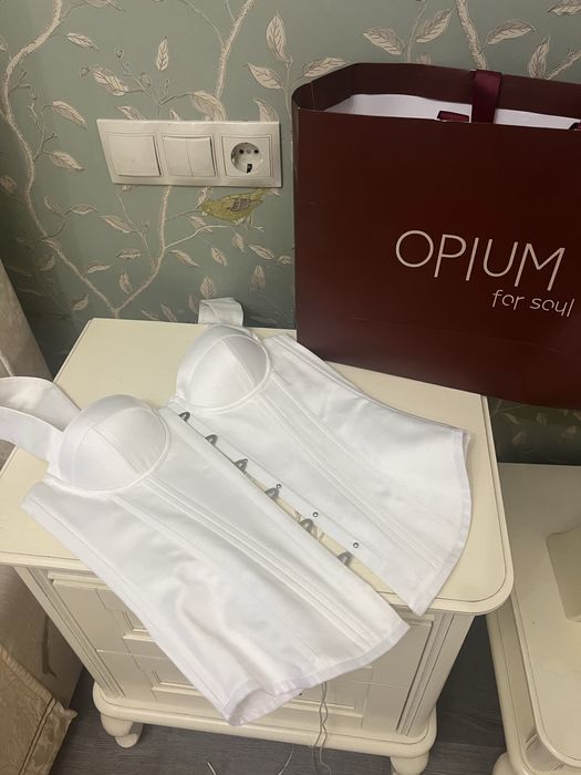 Корсет білий OPIUM