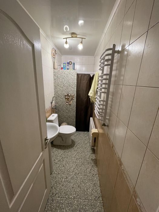 Пропонуємо до продажу капітальну частину будинку для великоі сім"і