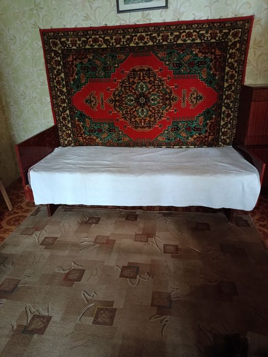 Продам  односпальне ліжко