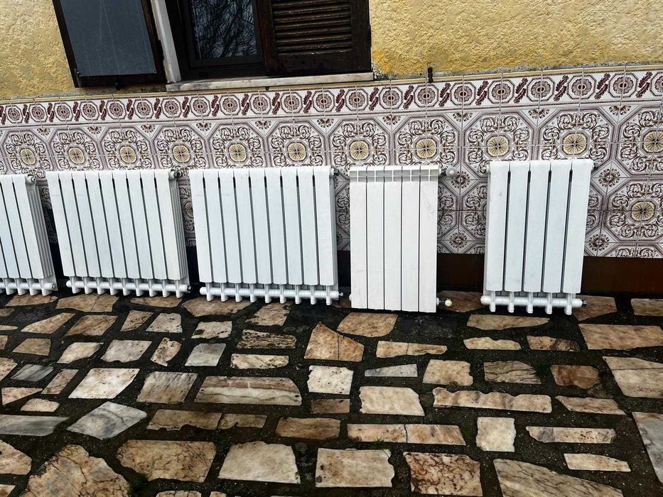 radiadores aquecimento em aluminio  parede casa