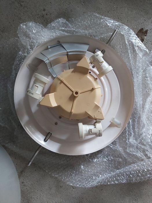 Candeeiro tecto madeira e vidro fosco