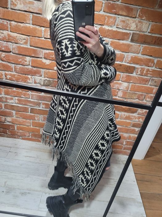 Kardigan w azteckie wzory oversize frędzle boho vintage