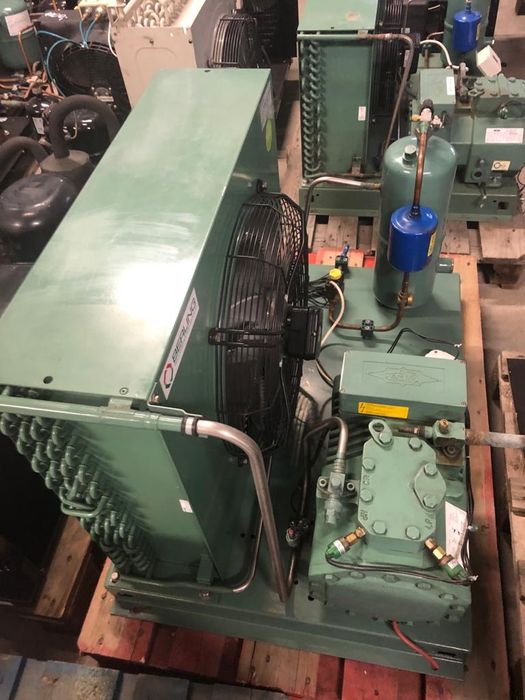 Компресорна установка для холодильної камери