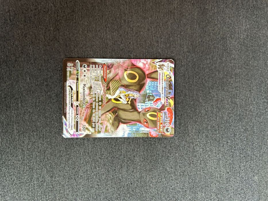 Carta de Pokémon Umbreon Vmax