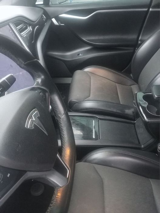 Оренда авто з водієм на весілля, бізнес зустрічі, перевезення