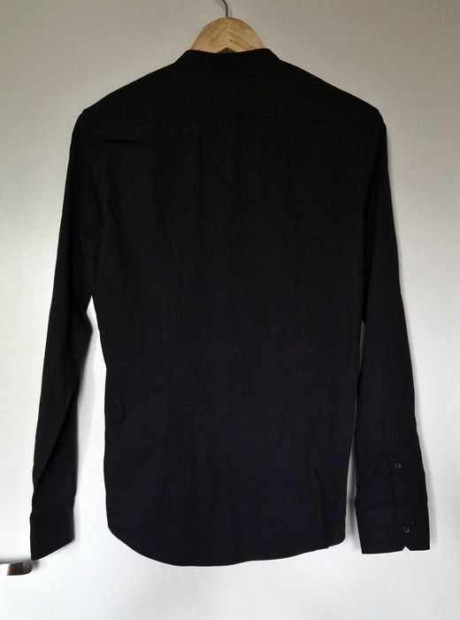 Czarna koszula slim fit bez kołnierzyka r. 39