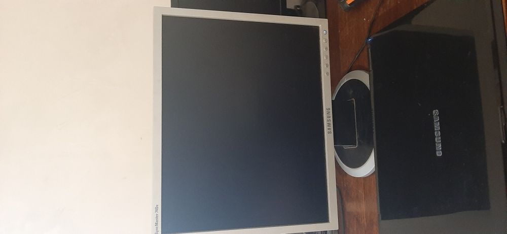 Монитор Samsung
