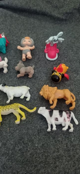 Figurki zwierzęta zabawki kinder