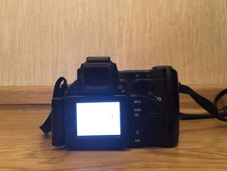 Nikon Coolpix 8700 + доп, аккумулятор