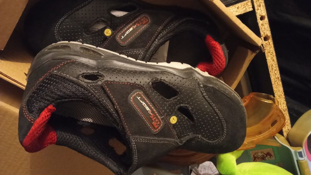 Sapato com biqueira aço