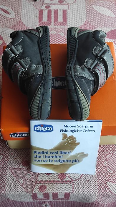 Кроссовки Chicco.