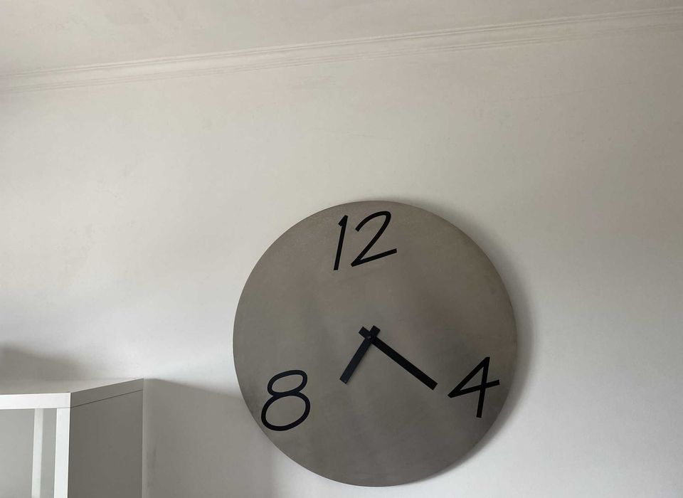 Relógio grande decorativo