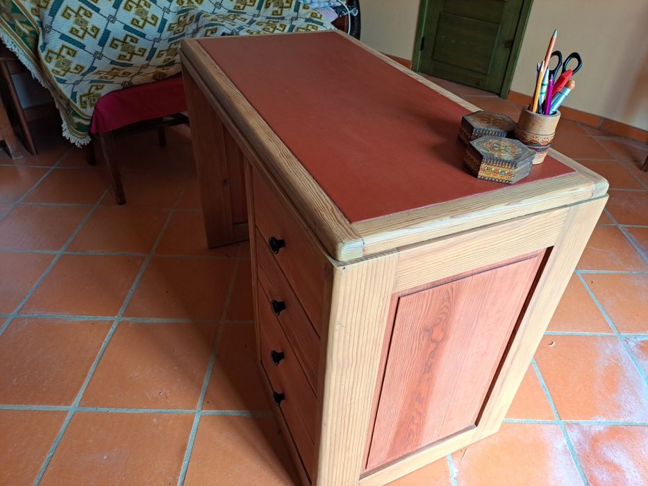 Secretária vintage recuperada