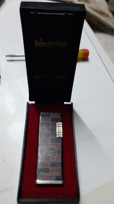 Oito isqueiros para colecionadores.
