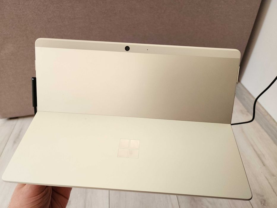 Планшет Microsoft 13" Surface Pro X SQ1 128GB 8GB RAM