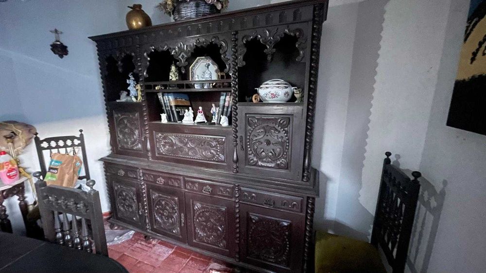 Movel de sala com com mesa e cadeiras