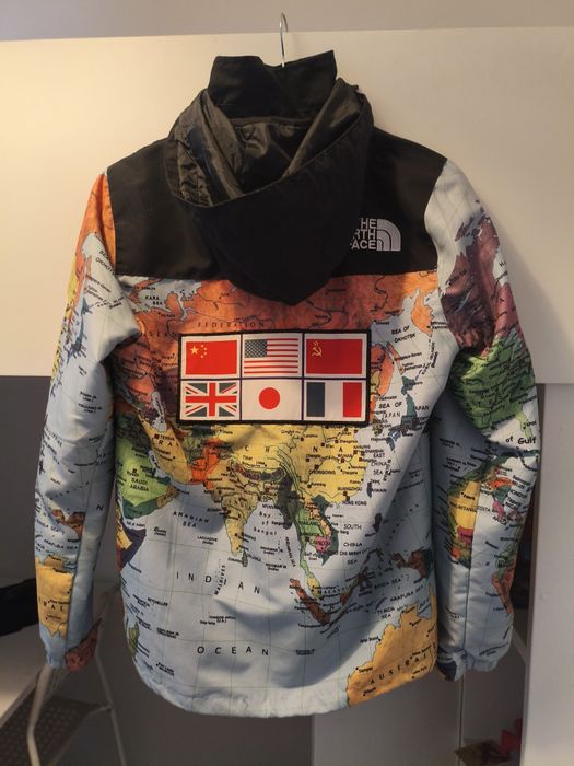 Casaco NorthFace x Supreme
