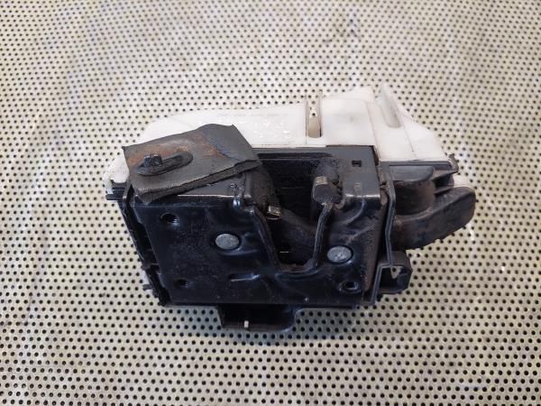Fechadura / fecho porta trás direito VOLKSWAGEN Polo (6N)
