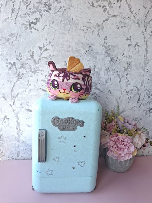 Cookeez холодильник з інтерактивною іграшкою.