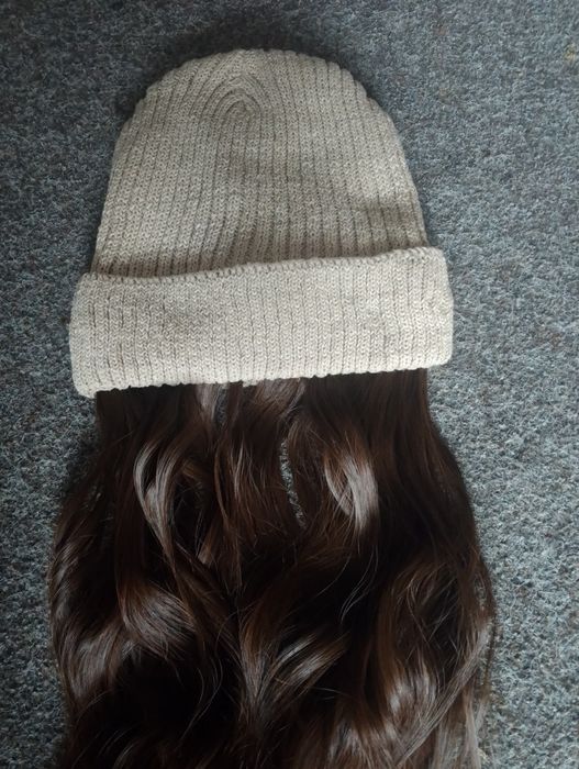 Волосся з шапкою