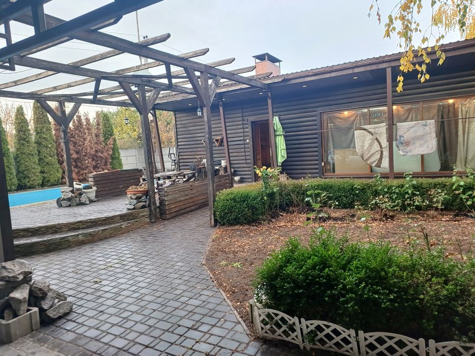 Продам  дом  Каменское возле  соснового леса  190000$